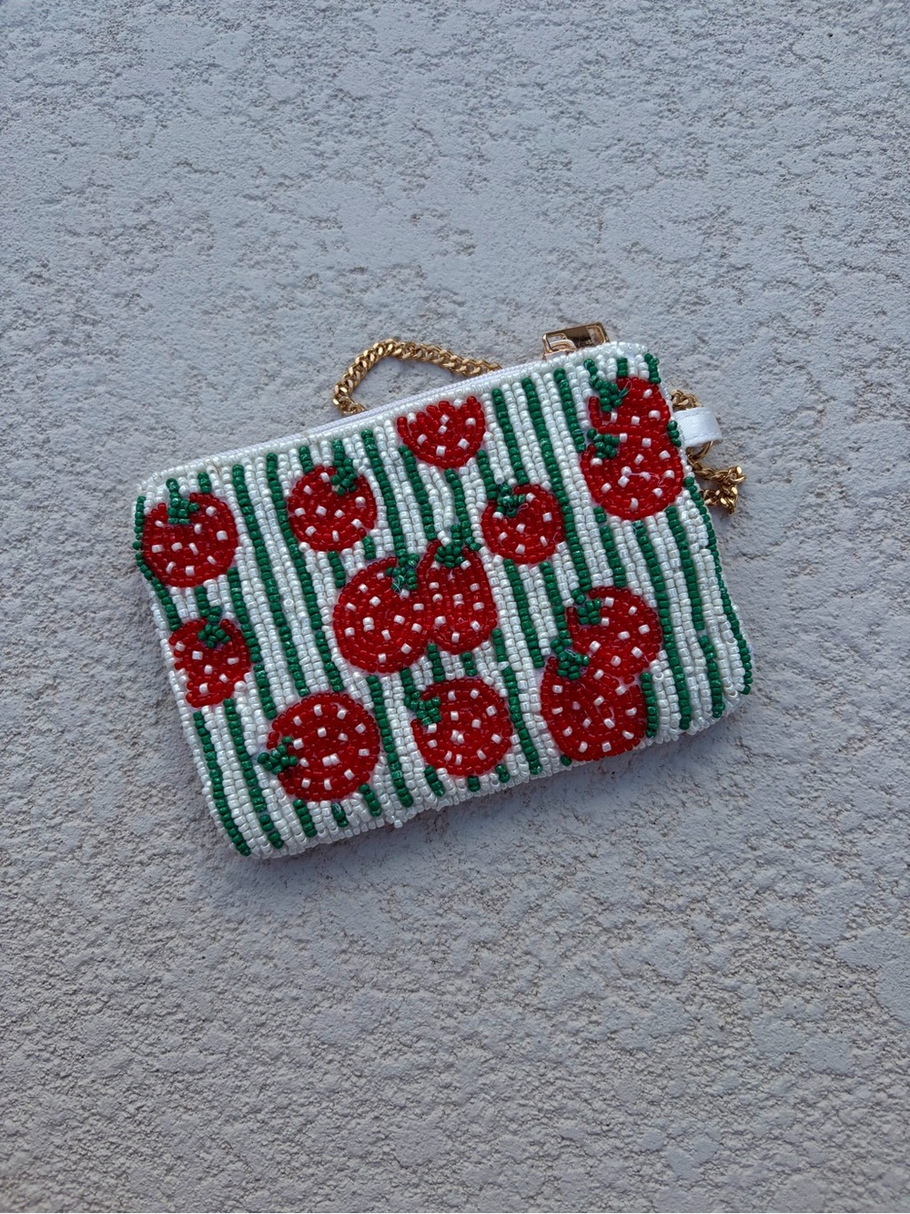 VIRAL BEADED BAGS - STRAWBERRY WALLET